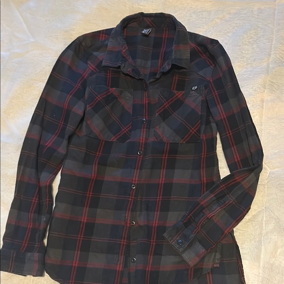 💜3/$30💜 Fox Black and Red Plaid Shirt - Picture 1 of 4
